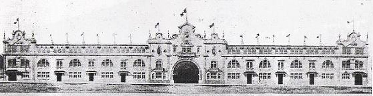 Fachada histórica do estádio São Januário